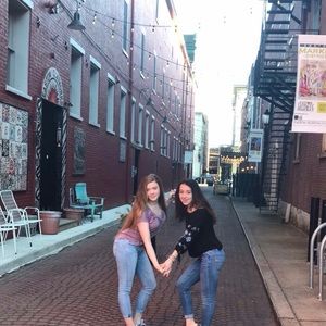 Meet your Posher, Annie